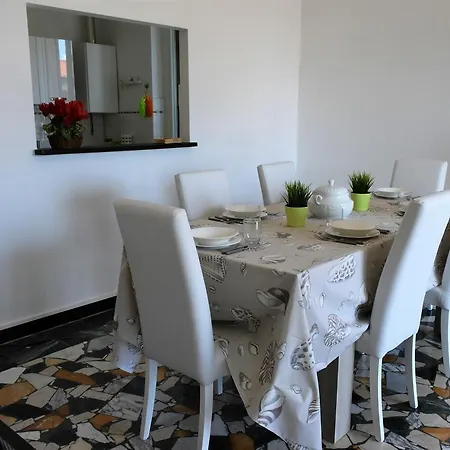 House Luna Rossa By Holiday World